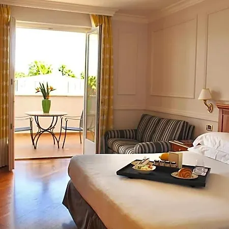 Savoy & - Preferred & Hotel 5*